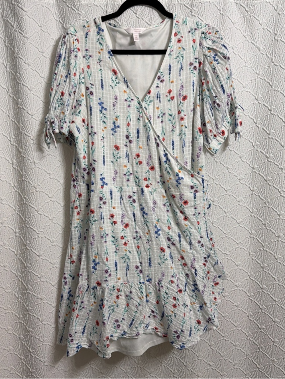 LC Lauren Conrad White Floral Wrap Puff Sleeve Plus Dress